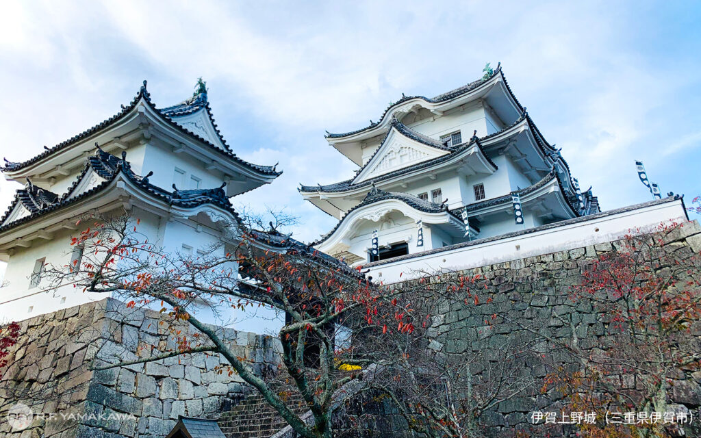 三重県伊賀市の「伊賀上野城」背景